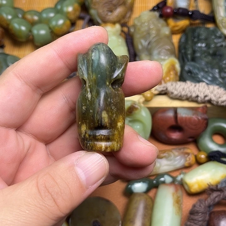 岫岩河磨玉（透闪石质玉）未镶嵌颈饰
