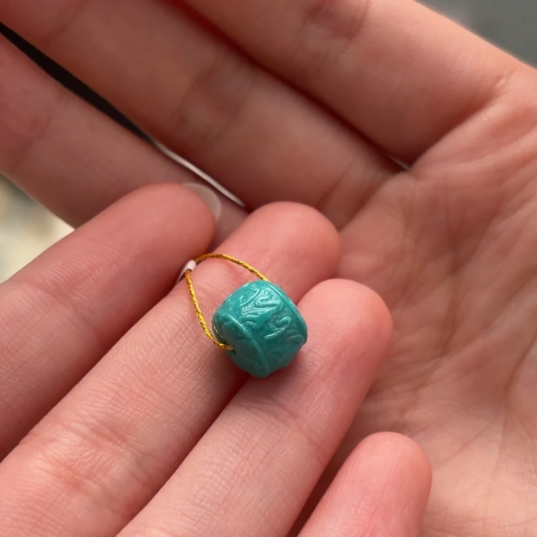 绿松石未镶嵌颈饰