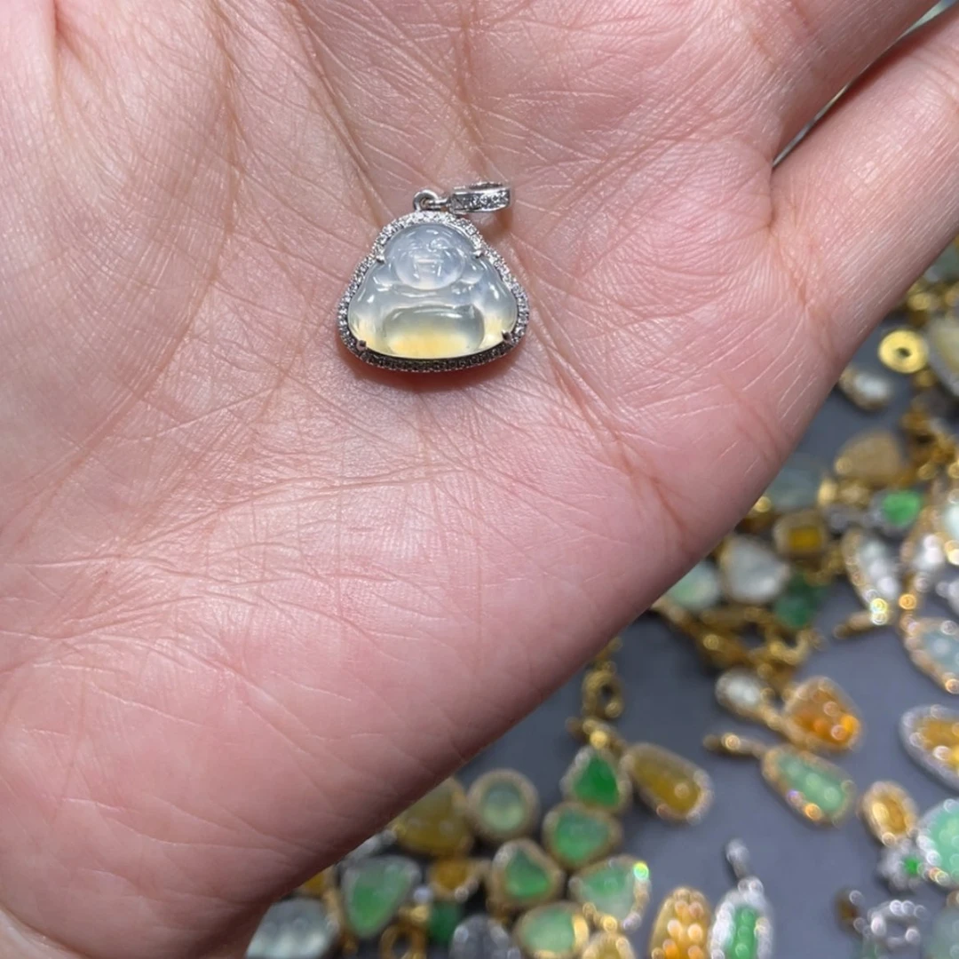 【闪购商品】颈饰18K金镶嵌翡翠?**清