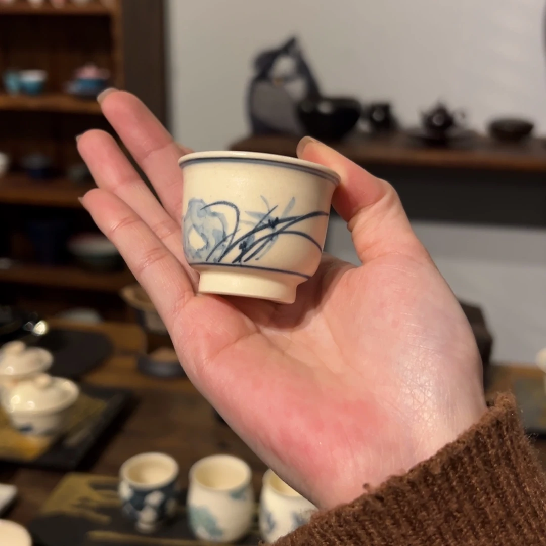 摆件陶瓷。    陶瓷。