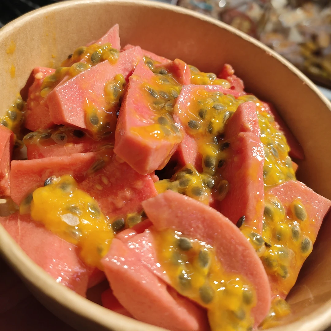 果切同城送200克左右草莓芭乐➕上百香果