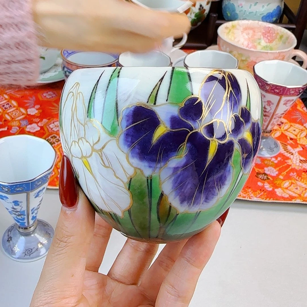 他家茶具瓷器真美！