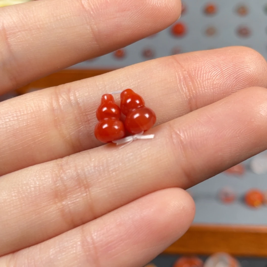 南红玛瑙葫芦未镶嵌不**董