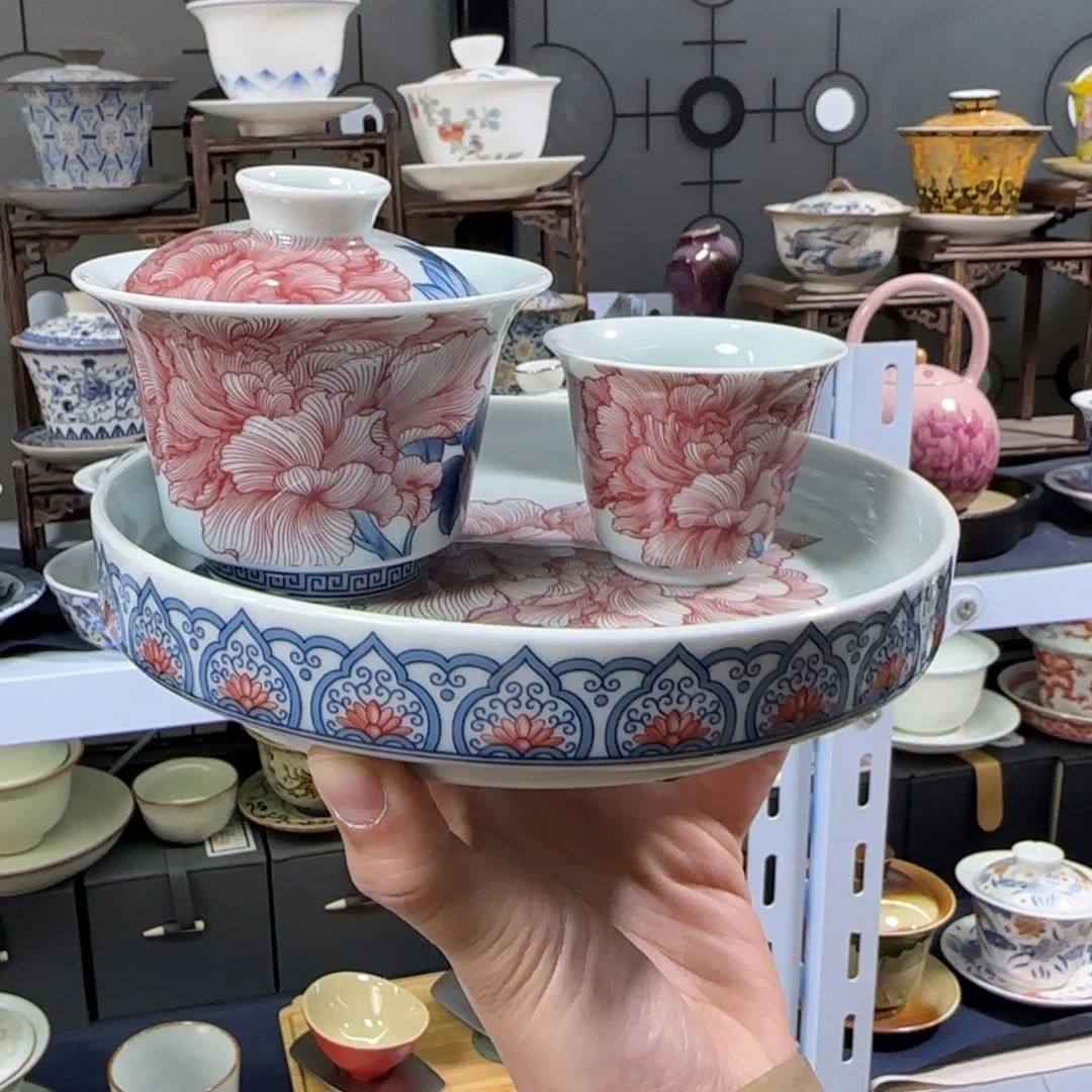 高温下的高温天气使人心情愉悦而