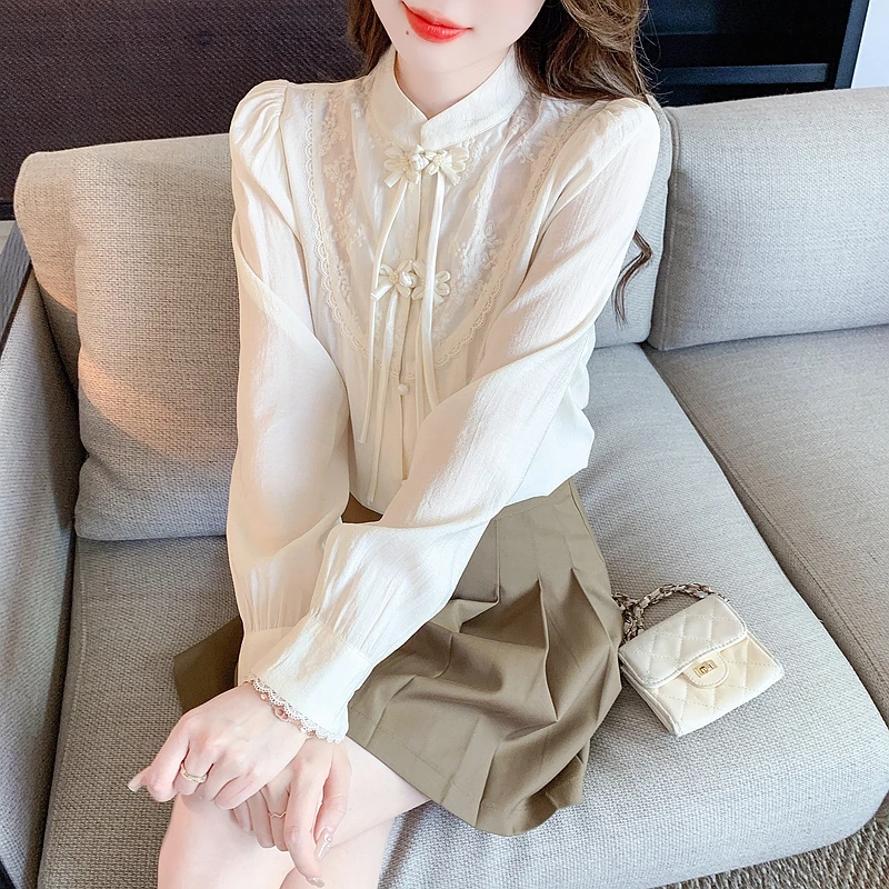 2025初秋新中式国风刺绣盘扣精致衬衫温婉甜美百搭高领上衣新款