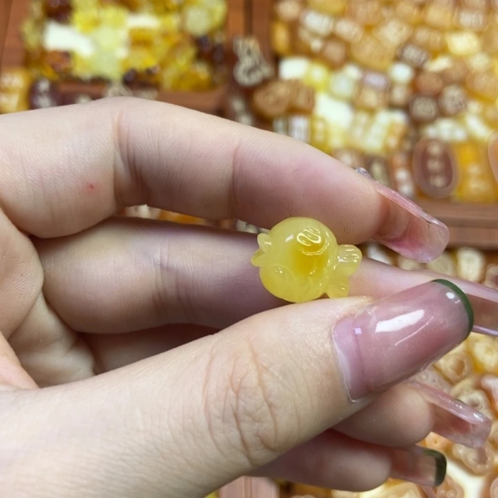 琥珀未镶嵌珠宝奇石小鱼