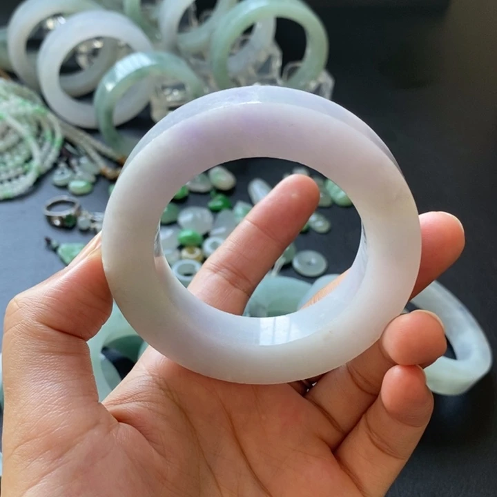 未镶嵌翡翠手镯定制翡翠