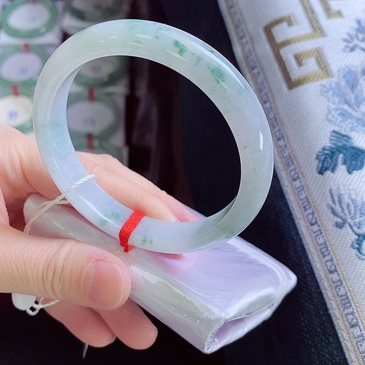 翡翠未镶嵌手镯58冰白底飘花