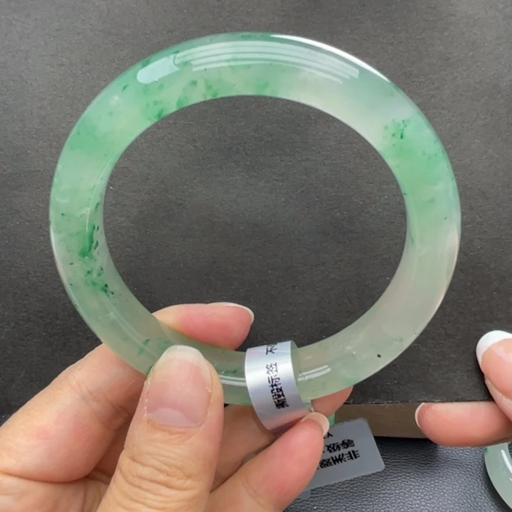 石英质玉未镶嵌手镯58