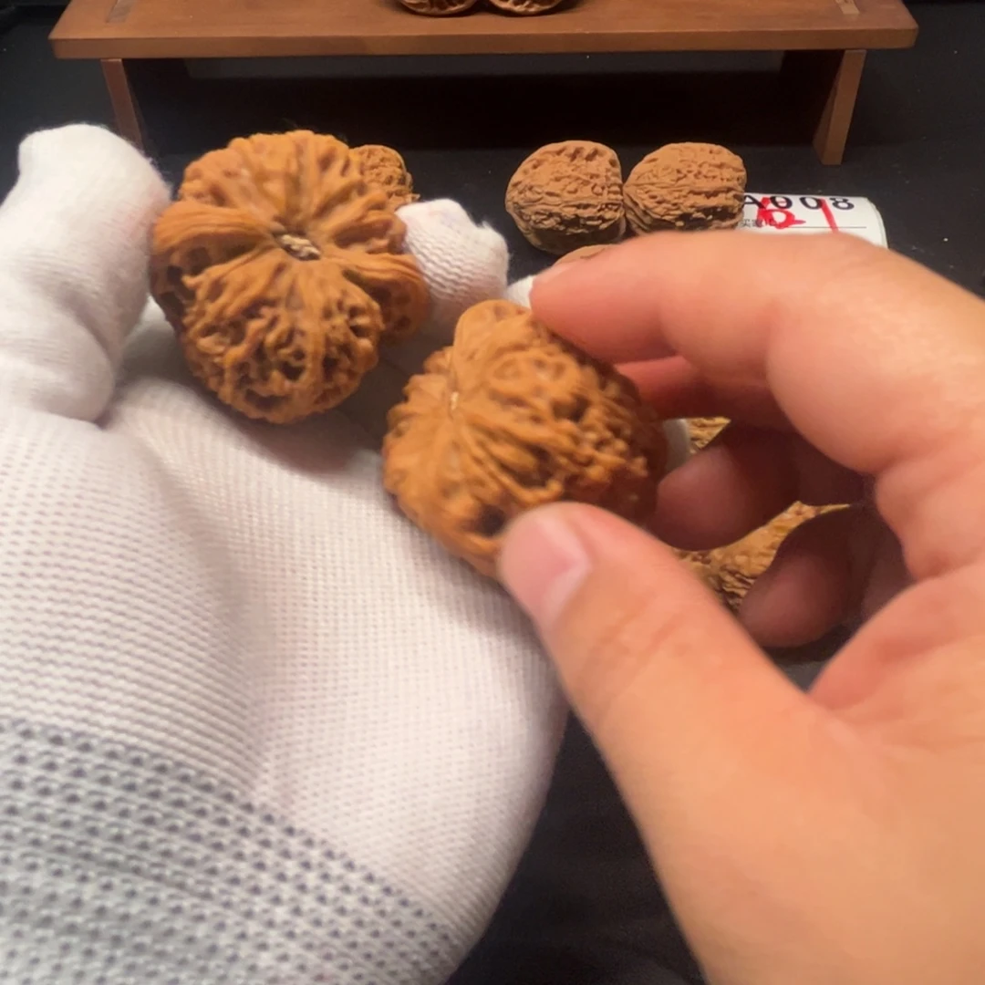 胡***8文玩核桃南疆石啊