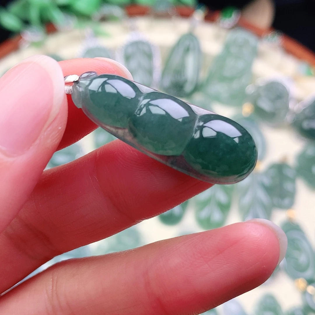 颈饰未镶嵌翡翠吊坠
