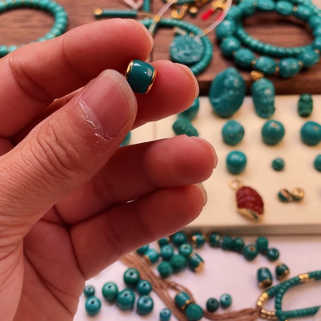 绿松石颈饰未镶嵌