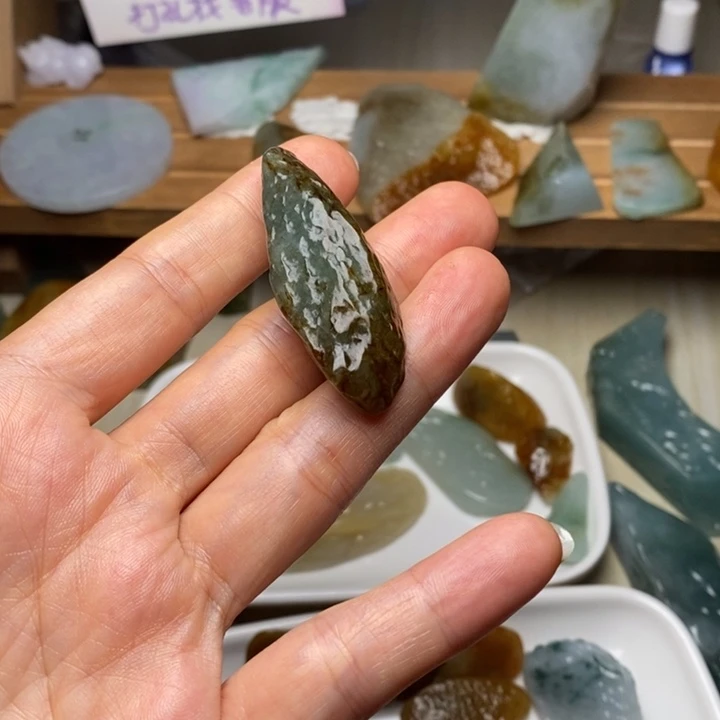 翡翠未镶嵌颈饰天然