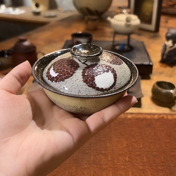 景德镇鱼和熊手工陶艺