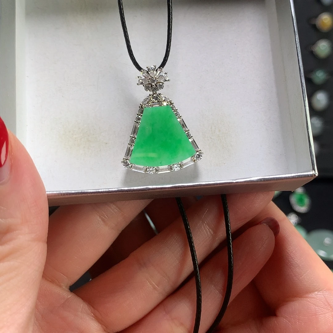 颈饰银S925镶嵌翡翠11111111