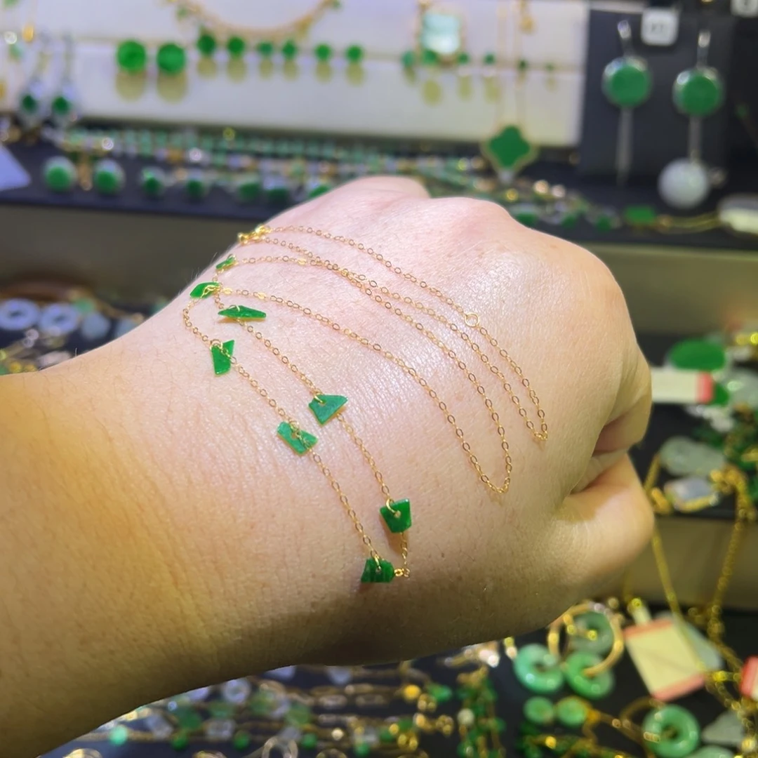 颈饰18K金镶嵌翡翠项链