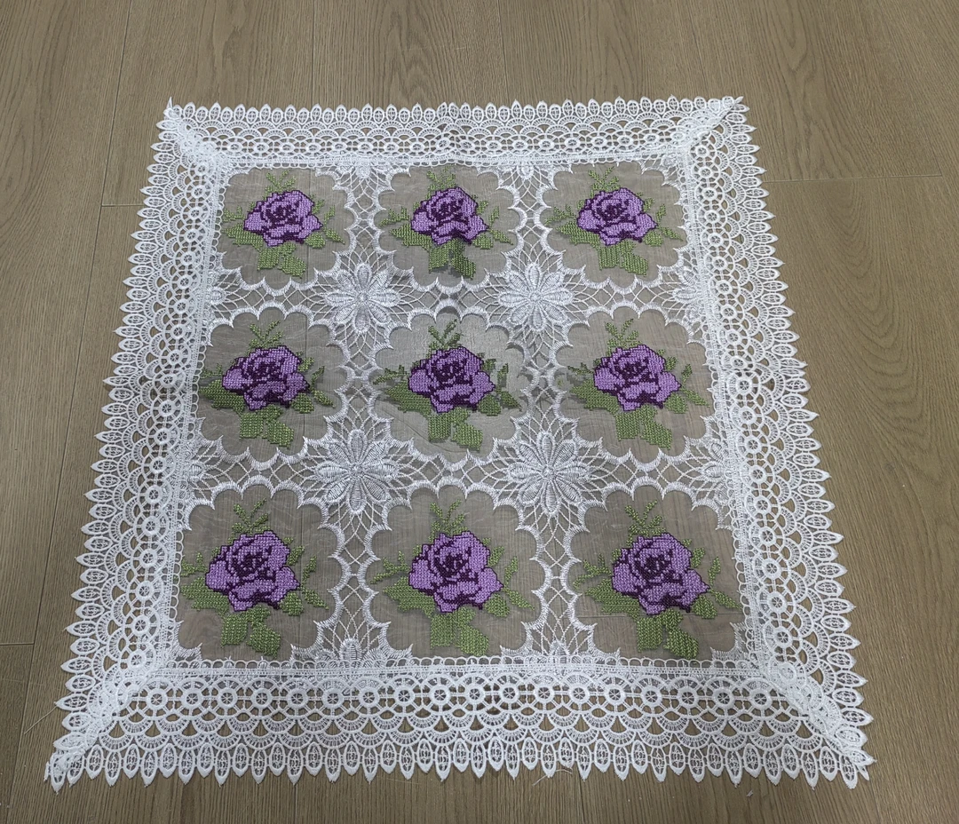 B03十字绣白色紫花（60x60cm）立式空调盖巾，沙发靠背巾，电视盖巾