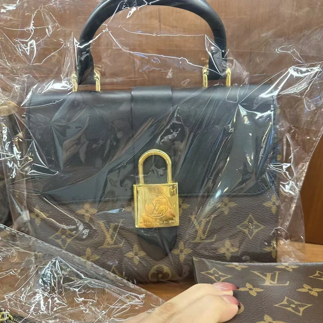 95新 LouisVuitton/路易威登 lv金锁手提  mg  /二奢包包