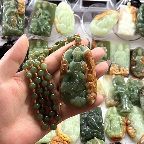 和田玉未镶嵌挂件逍**士