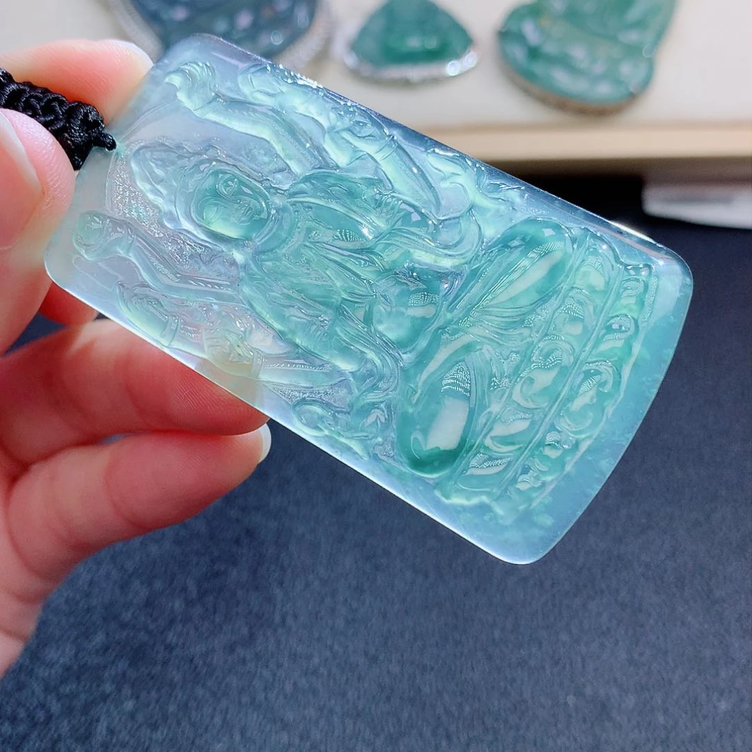 翡翠颈饰未镶嵌翡翠