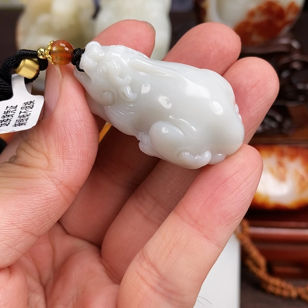 和田玉未镶嵌颈饰