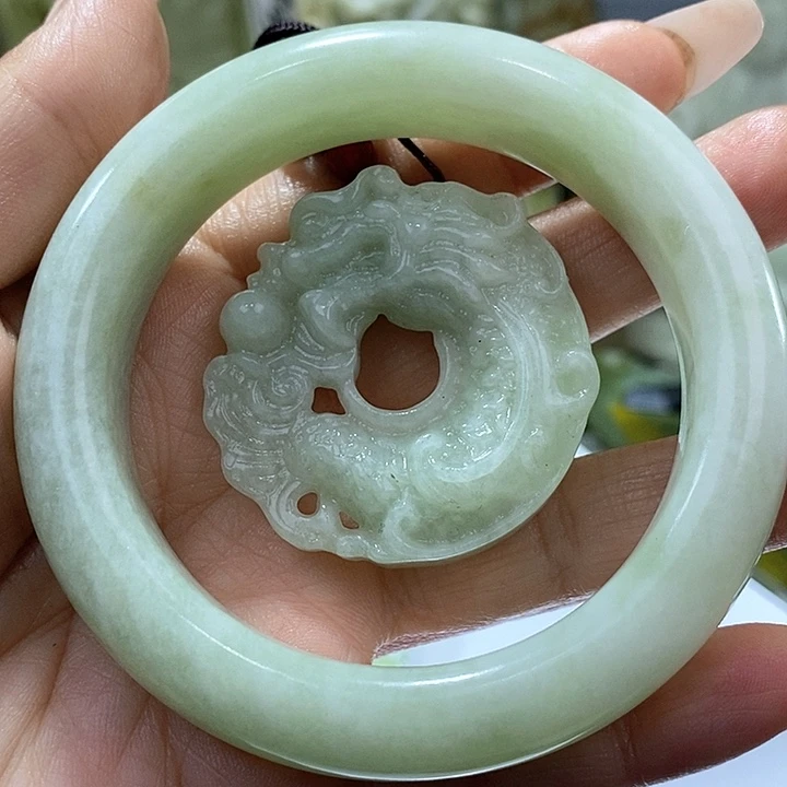 岫玉岫玉手镯58口径未镶嵌