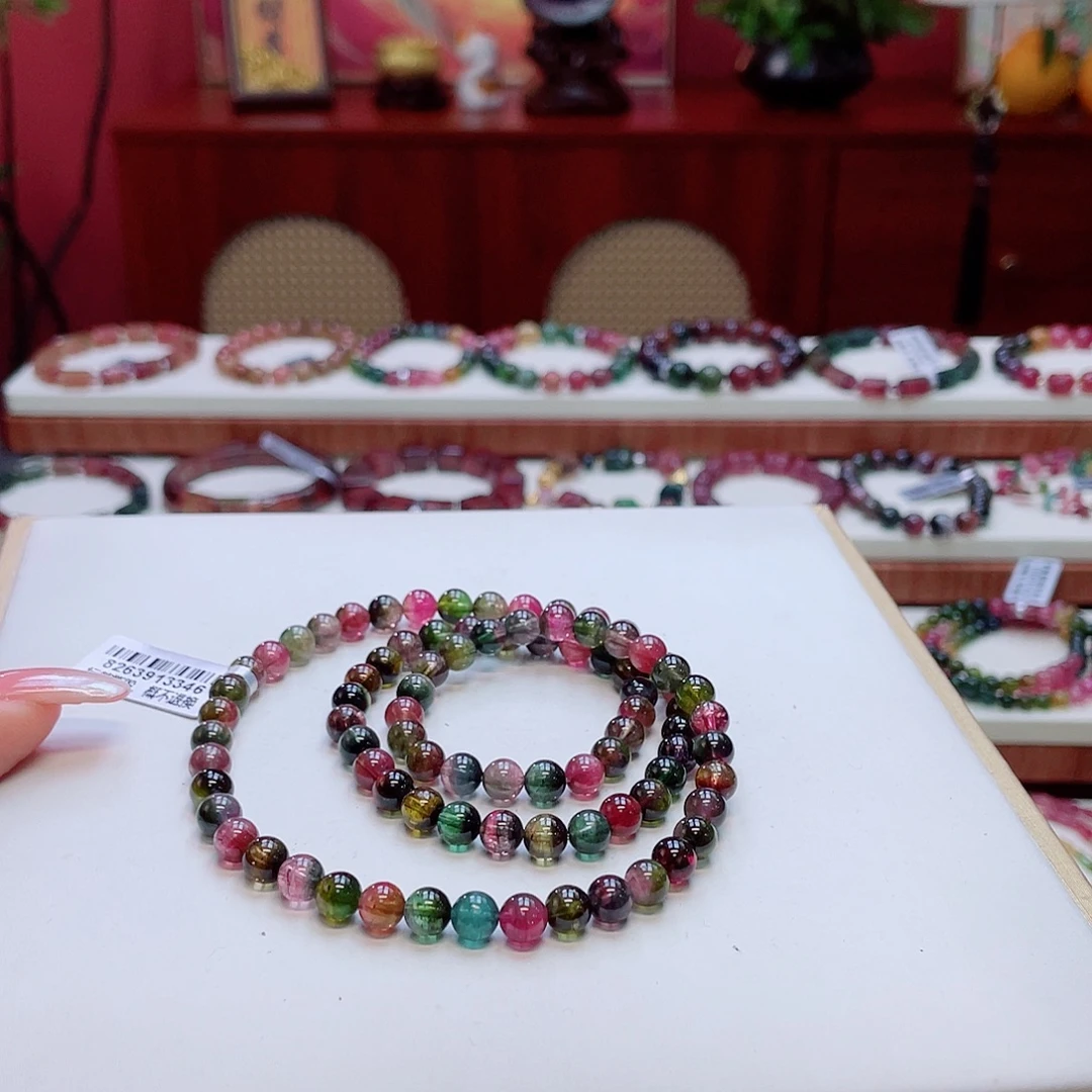 颈饰碧玺未镶嵌多样性发其一