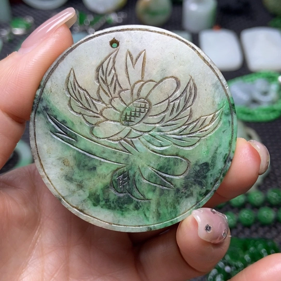 翡翠未镶嵌挂件清