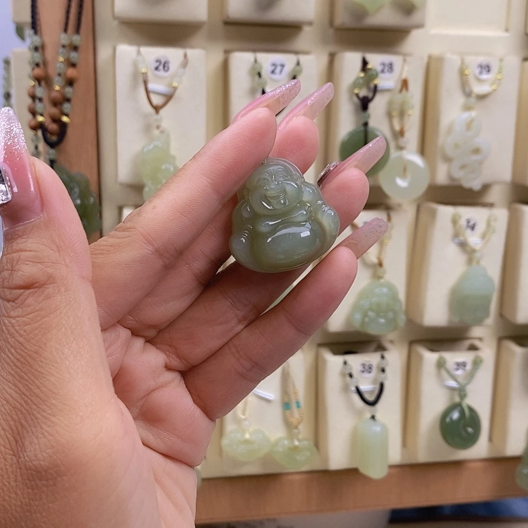 念****颈饰未镶嵌和田玉