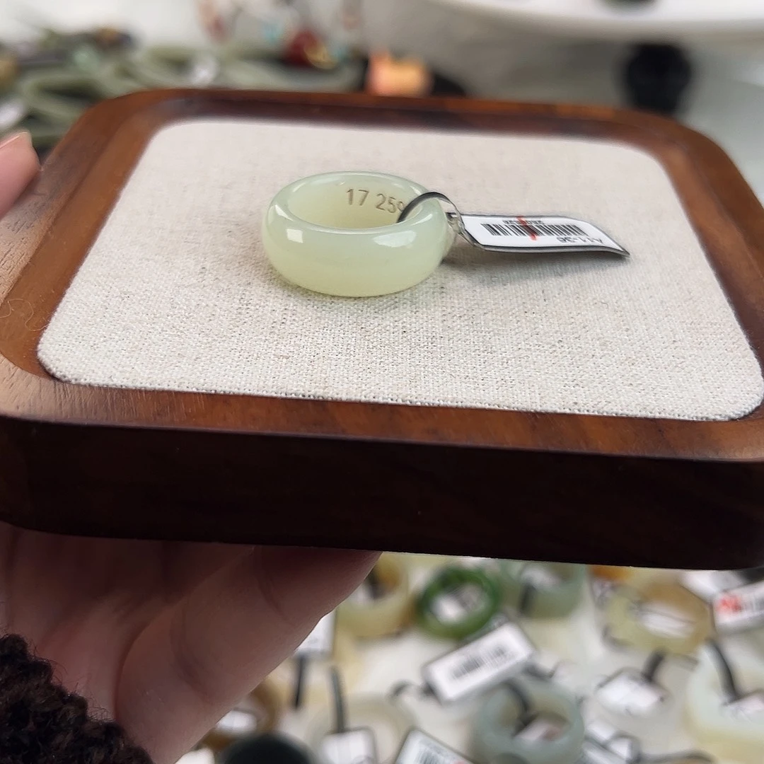 和田玉未镶嵌戒指w93暖白轮胎16.8不退换