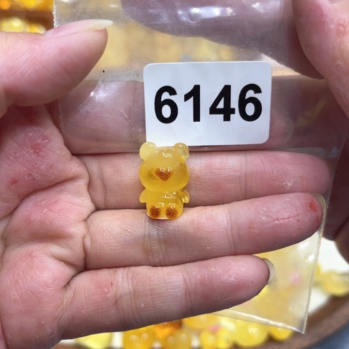 未镶嵌琥珀珠宝奇石