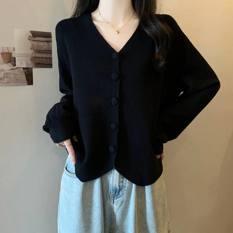 遮肚子正肩V领单排扣针织开衫女2025秋季微胖大码宽松显瘦打底衫