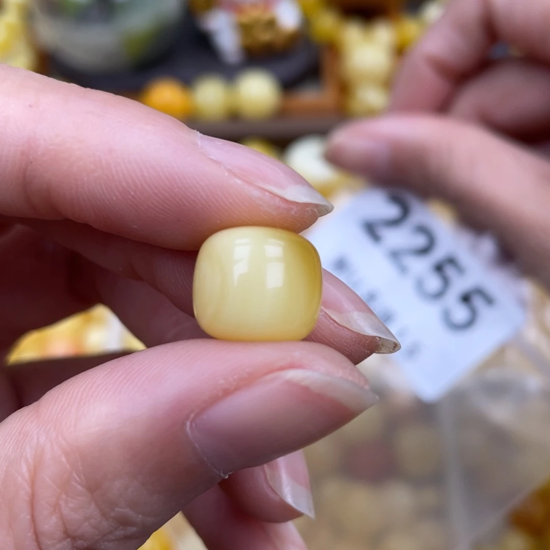 未镶嵌蜜蜡珠宝奇石12.4