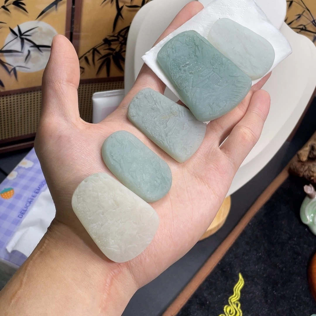 定制翡翠未镶嵌吊坠毛货
