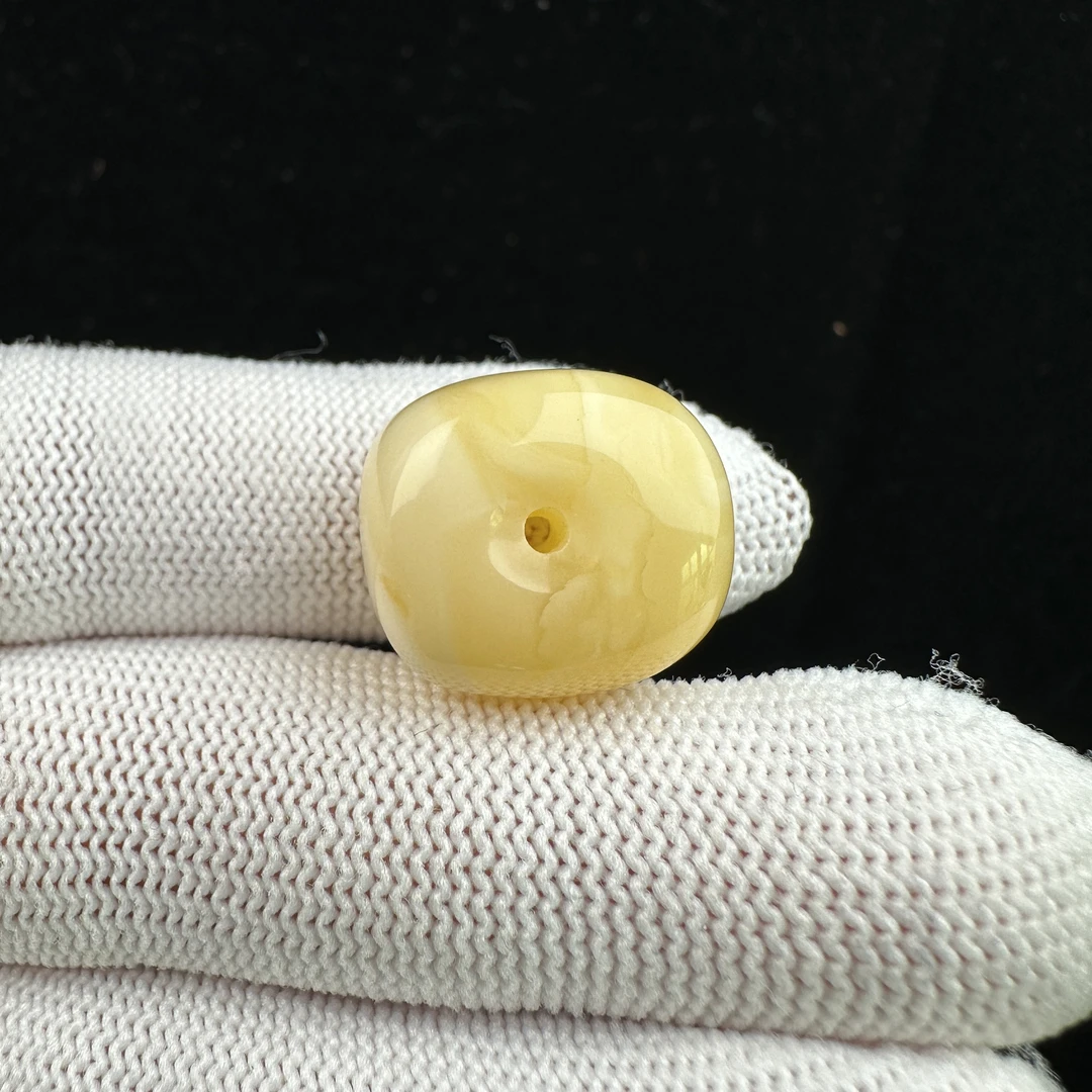 Y4902天然原矿蜜蜡 妖花藏扣19x11mm 2.5克抖音基地质检发货