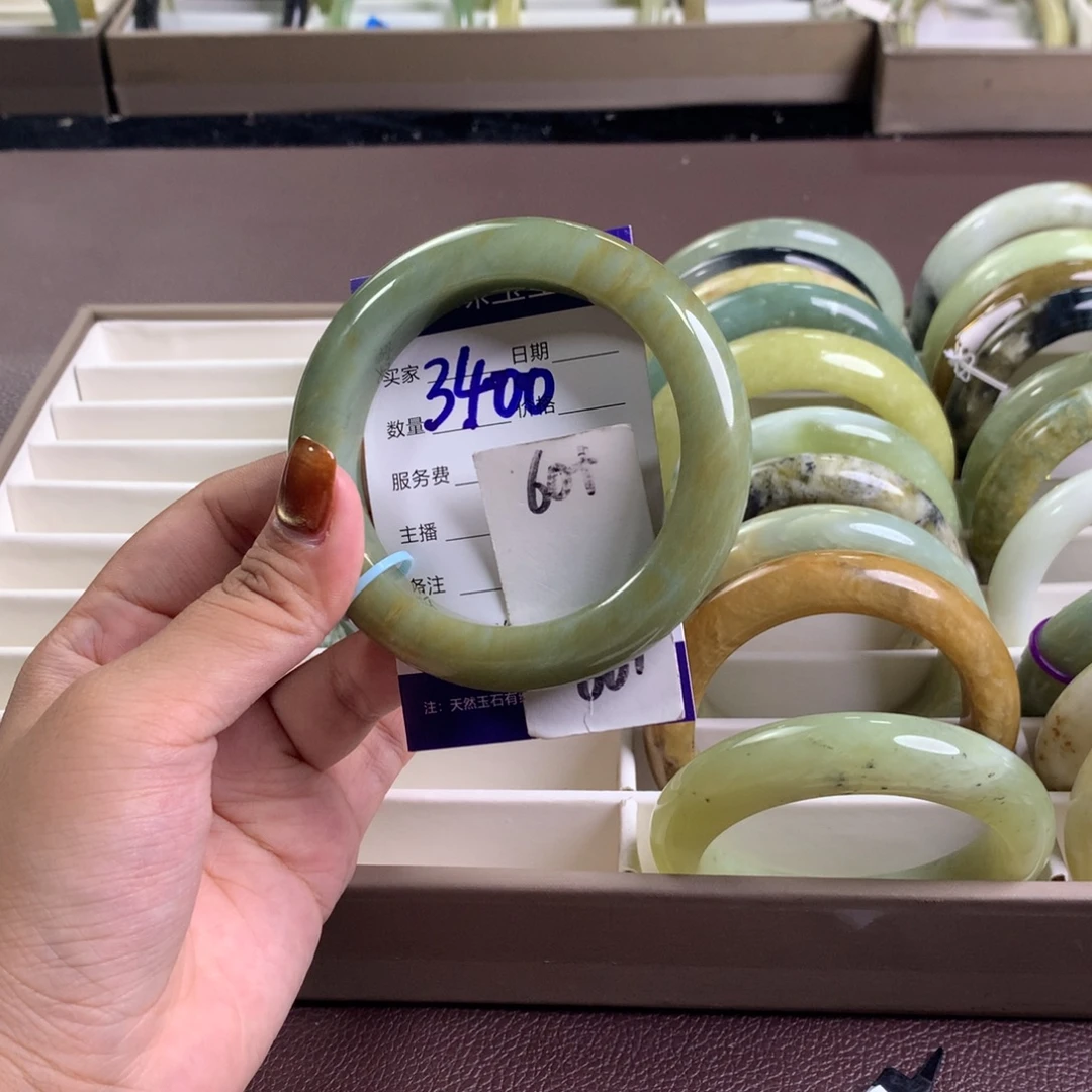 未镶嵌蛇纹石玉手镯3400