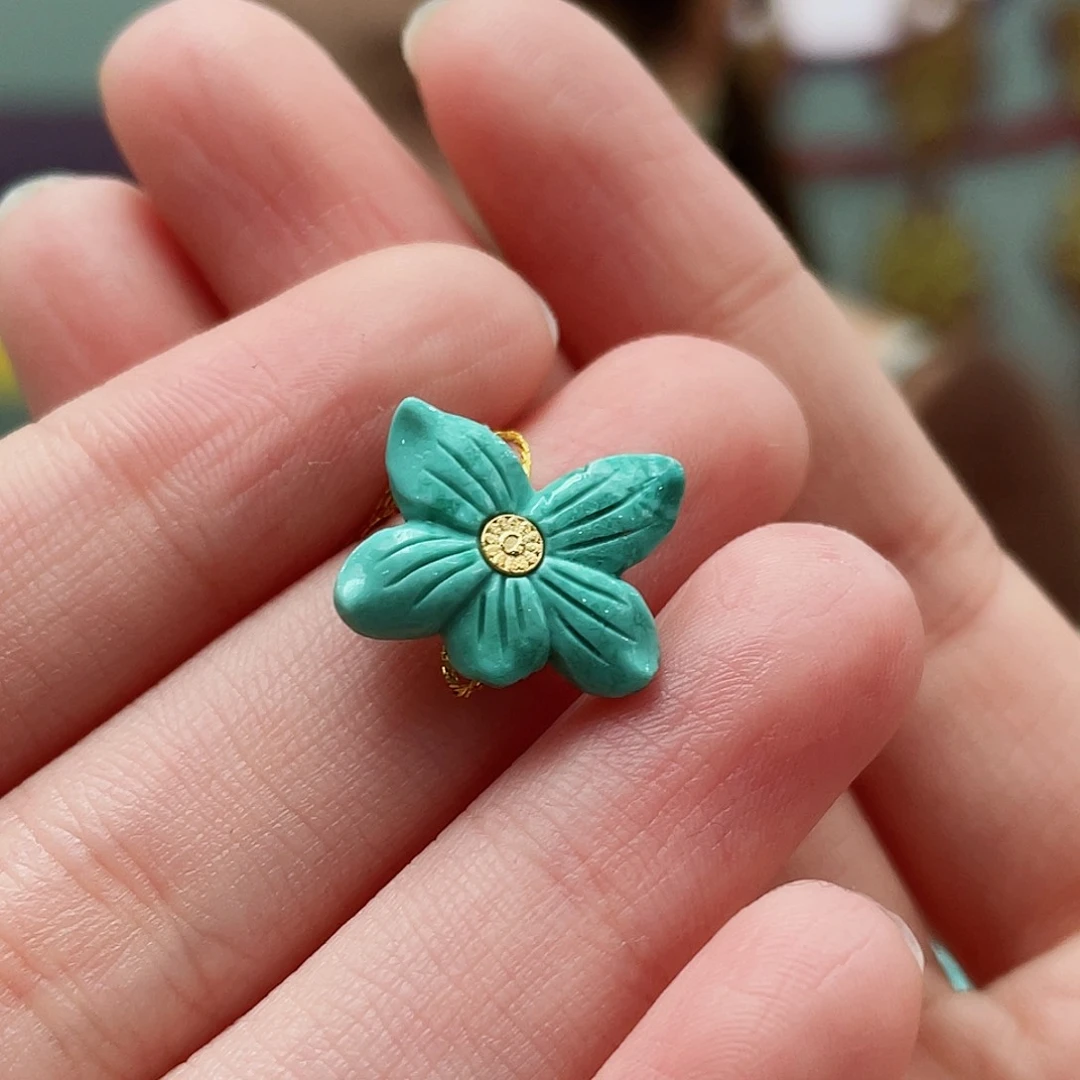 绿松石颈饰未镶嵌