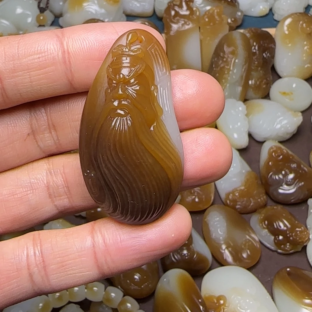 和田玉（糖玉）未镶嵌颈饰
