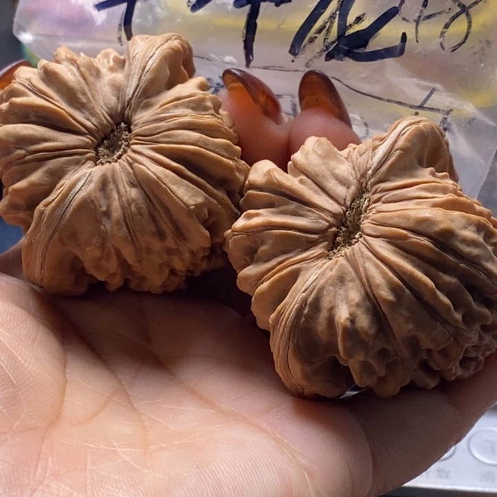 ****易吊坠文玩核桃华坤龙