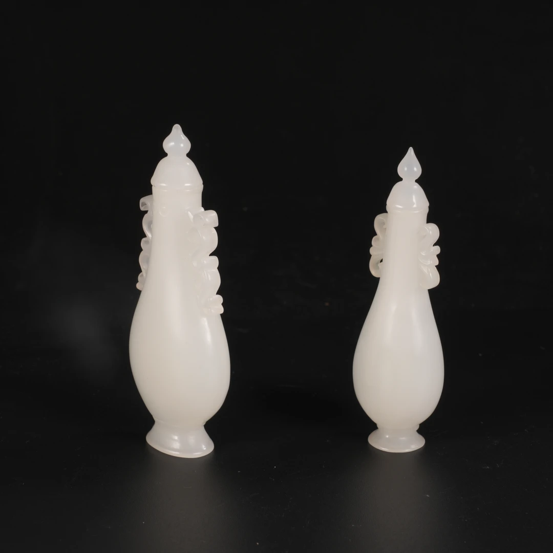 lot16和田白玉玉壶一对/保利拍卖