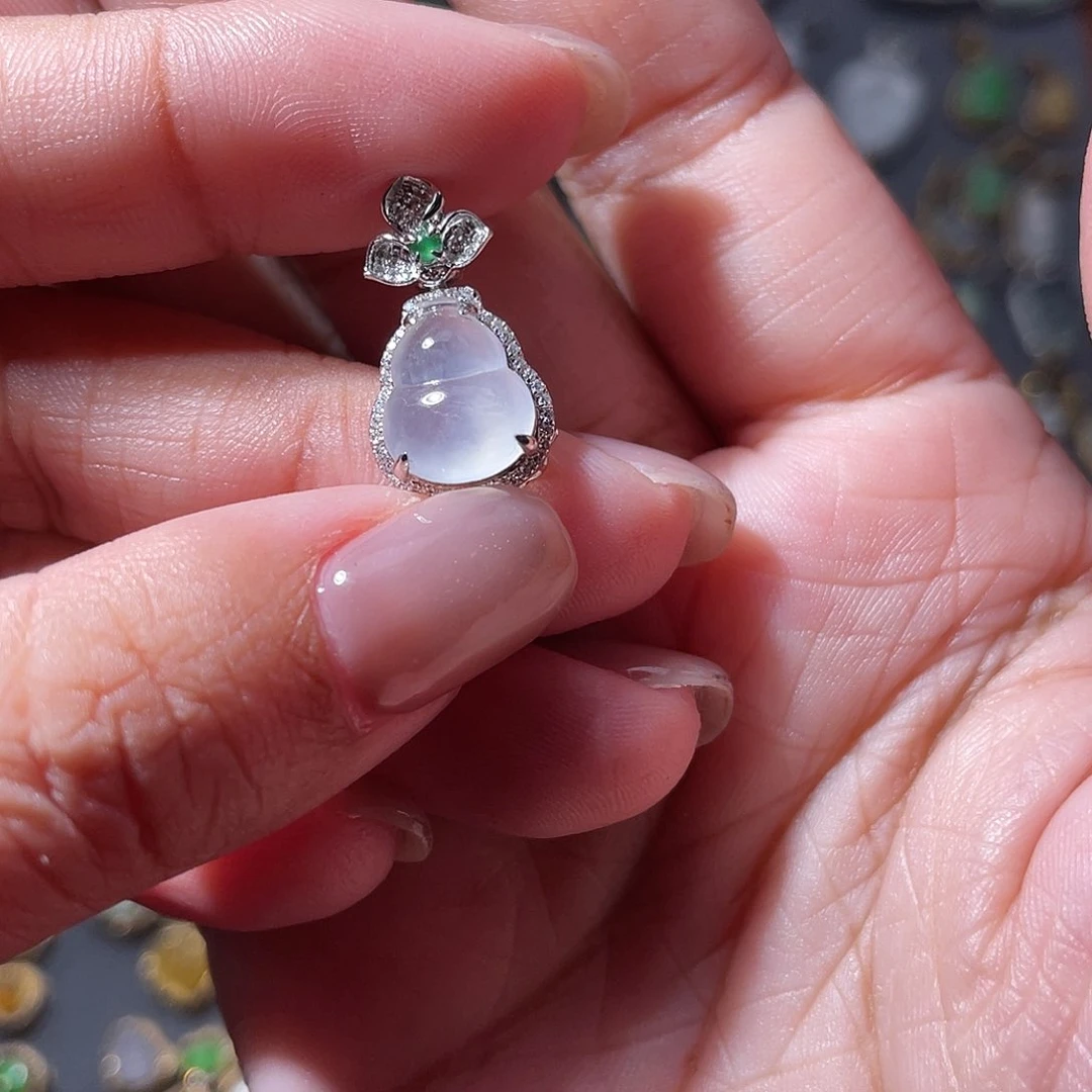 吊坠(不含链)18K金镶嵌翡翠