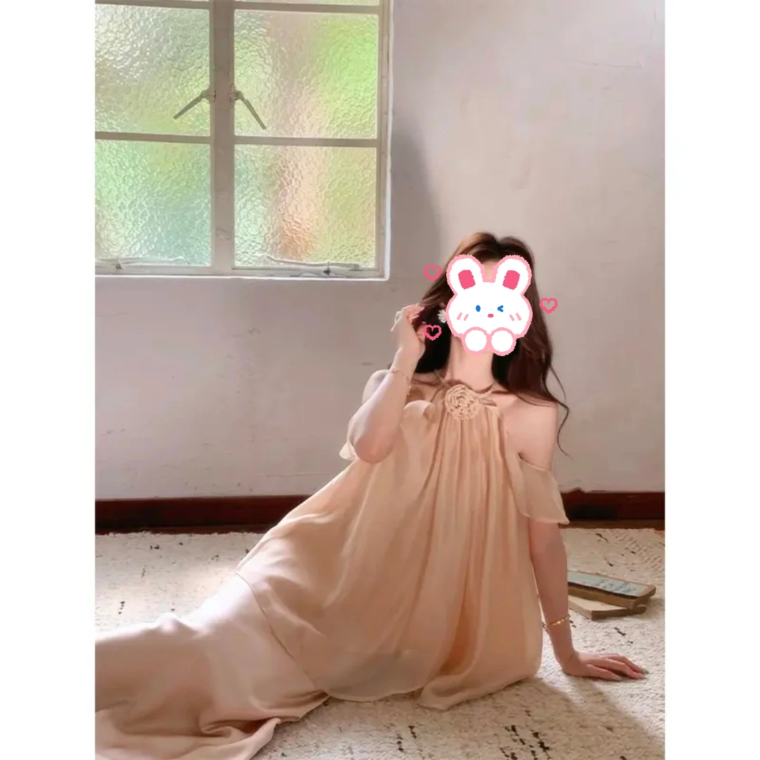 【雾凇织】夏季法式温柔风露肩挂脖花朵上衣半裙女套装BB50138