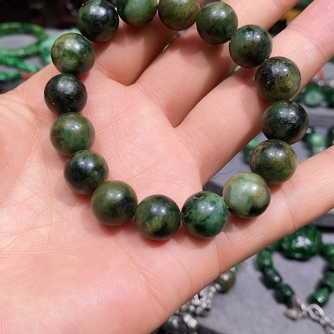 未镶嵌手链翡翠漂亮美眉