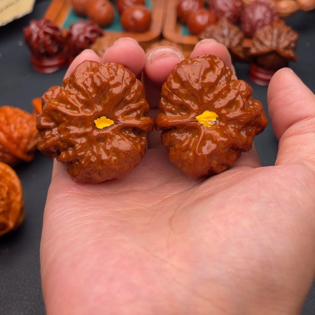 趁***.文玩核桃把件蛤蟆头