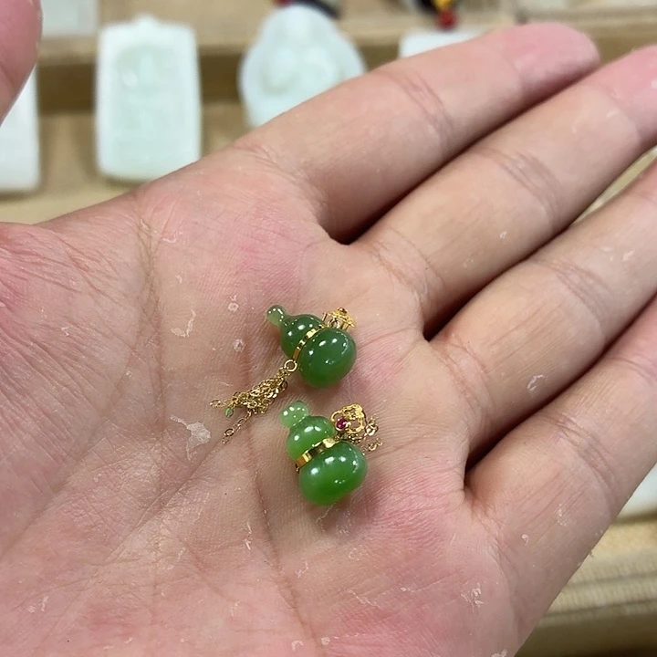 颈饰18K金镶嵌和田玉多样性发货拍一发一