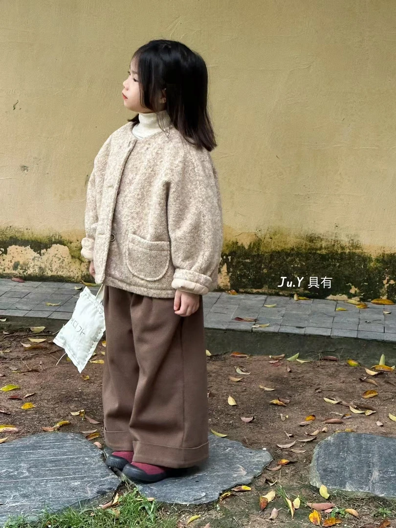 88022【具有】韩系毛呢短款外套                         Keke