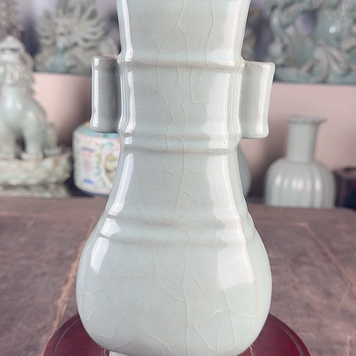 官窑贯耳瓶品相完美