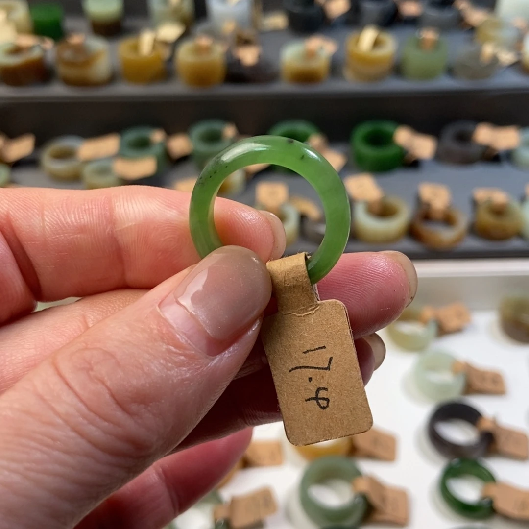 和田玉未镶嵌戒指