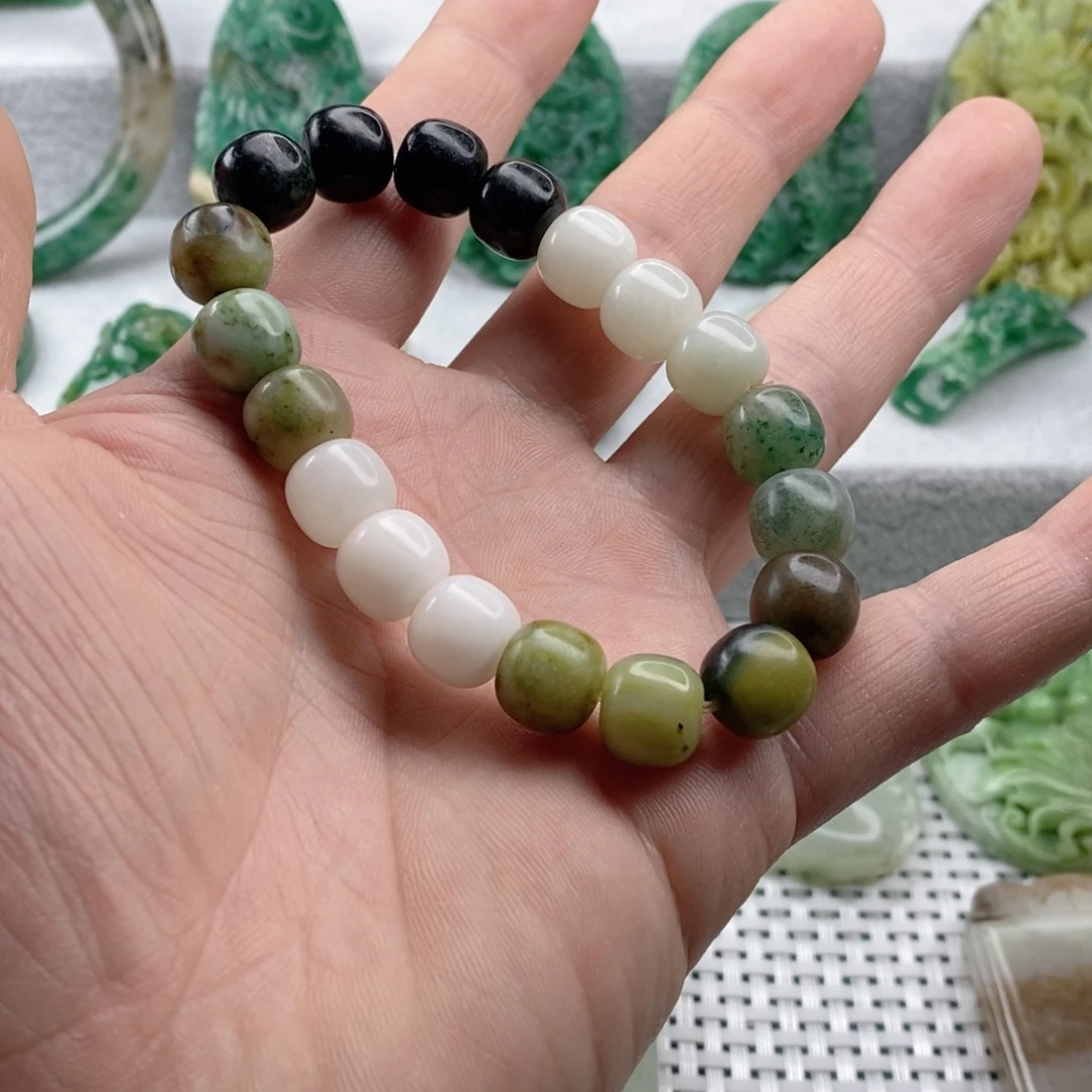 独山玉未镶嵌颈饰