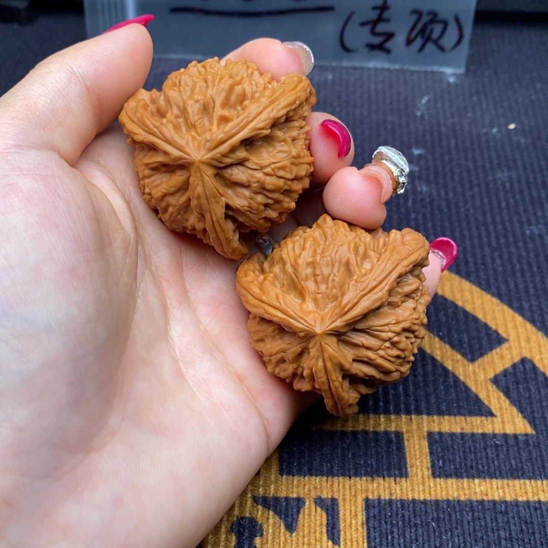 浮***影把件文玩核桃白狮子